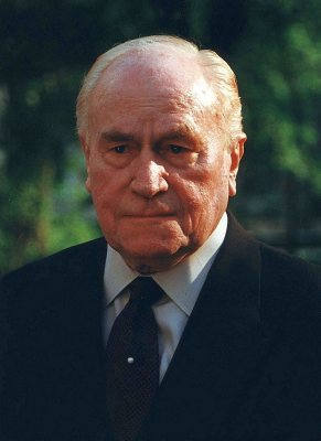 E. G. Marshall