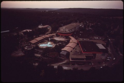 "LODGE OF THE FOUR SEASONS," THE NEWER OF TWO VERY PLUSH RESORTS ON LAKE OZARK, OFFERS TWO GOLF COURSES, MARINA... - NA…
