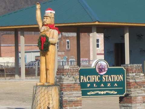 Pacific Plaza and Visitor center