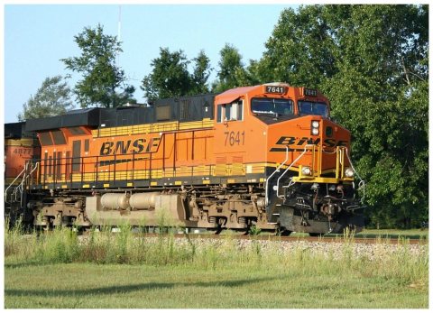 BNSF 7641 GE ES44DC