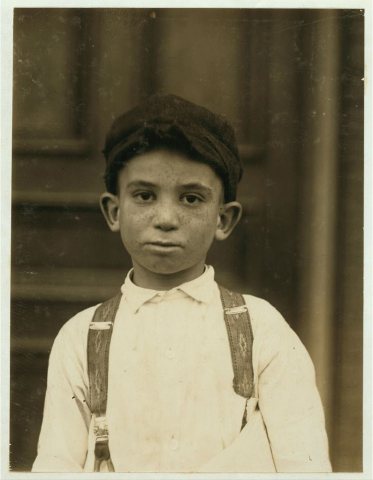 Young newsies. Location: St. Louis, Missouri