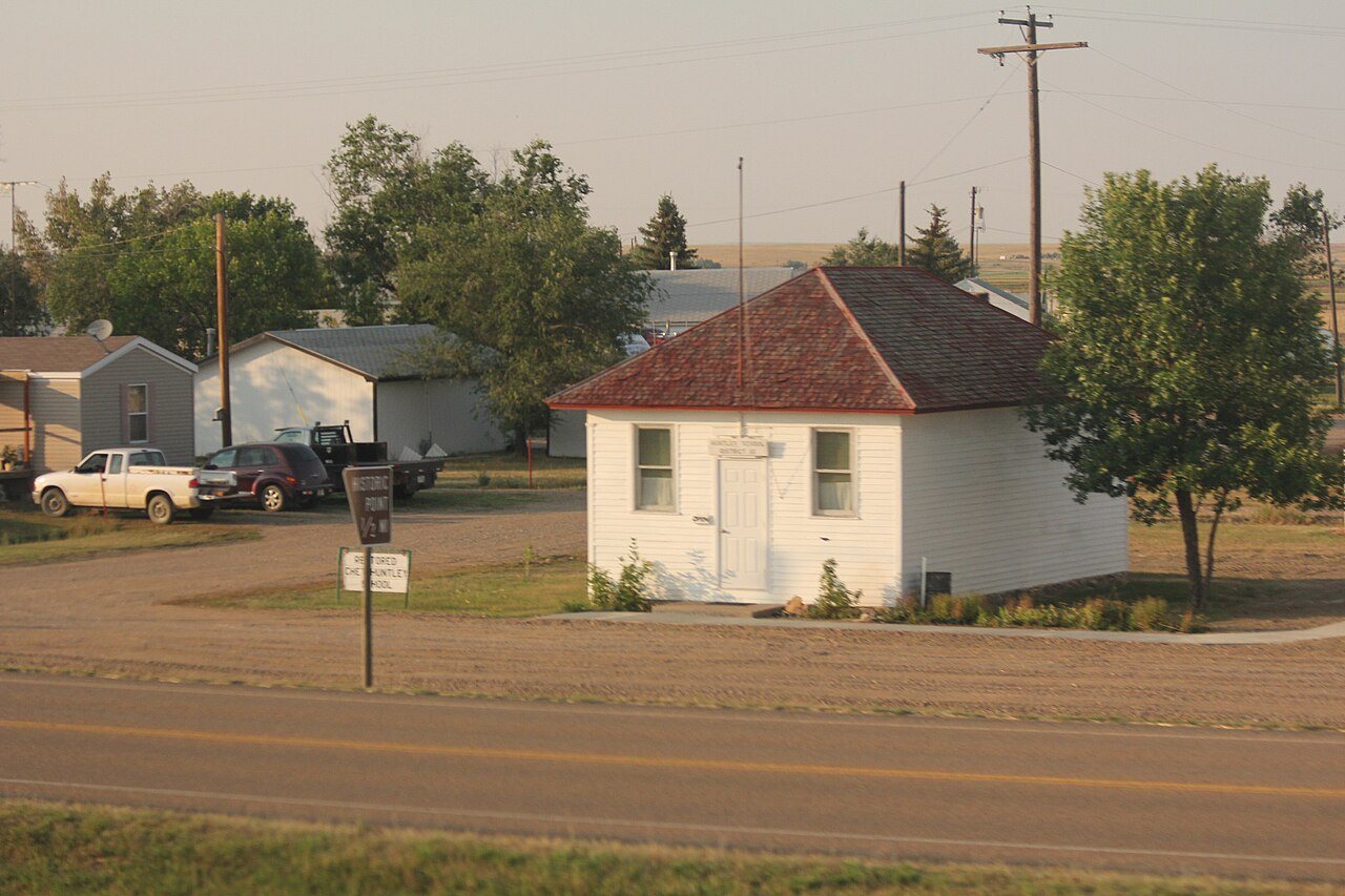 Chet Huntley School