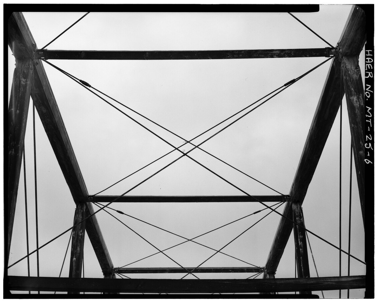 DETAIL VIEW OF TOP CHORD SHOWING LATERAL BRACING - Roundup Bridge, Spanning Musselshell River