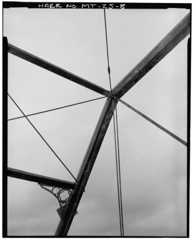 DETAIL VIEW OF TOP CHORD INCLINED ENDPOST AND PORTAL BRACING - Roundup Bridge, Spanning Musselshell River