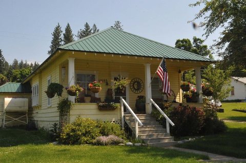 GRANDCHAMP HOUSE;