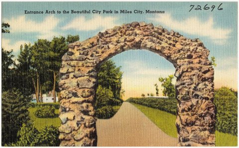 Entrance arch to the beautiful city park in Miles City, Montana (72696)