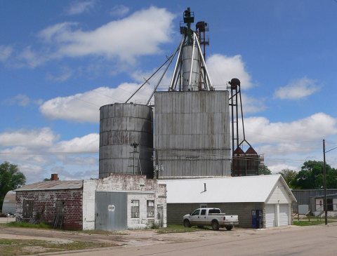 Staplehurst, Nebraska elevator 1