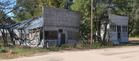 Royal, Nebraska abandoned bldgs 1