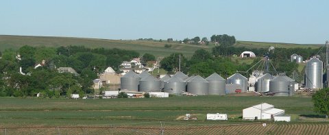 Carroll, Nebraska N end from E