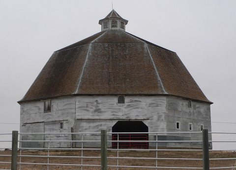 Uehling round barn 1