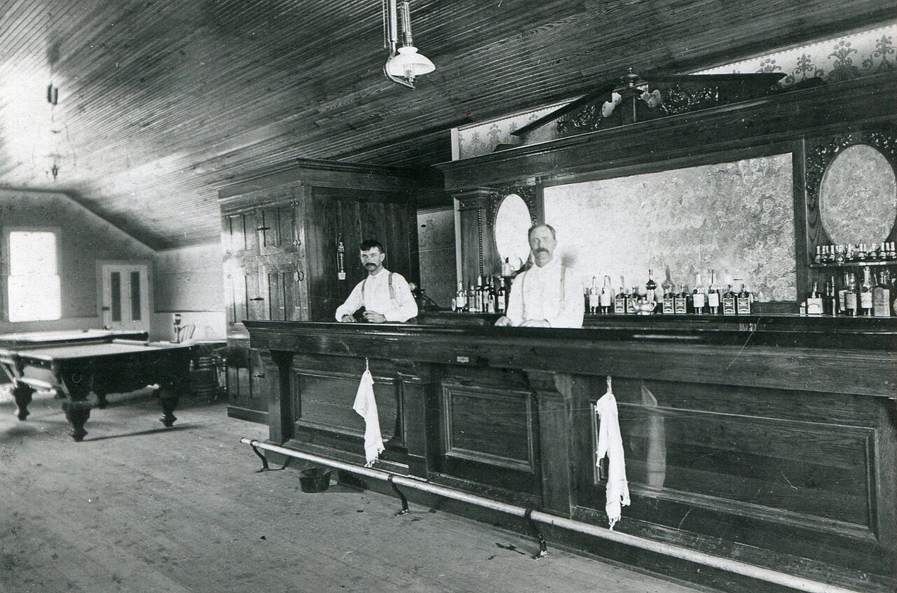Truhlsen Saloon, Kennard NE c 1900