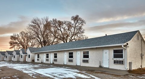 Units of the appropriately named Sand Hill Motel