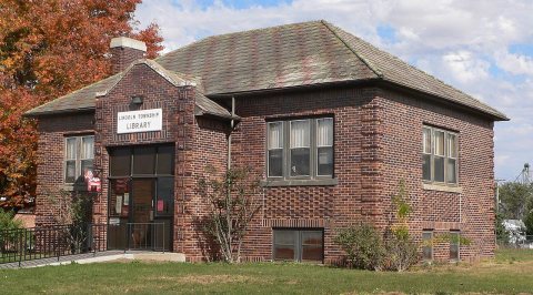Wausa, Nebraska library from SW