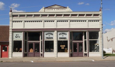 Wausa, Nebraska Broadway 03 Larson-Engdahl