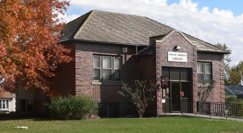Wausa, Nebraska library from NW