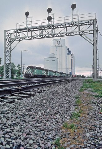 Burlington Northern 3012 at Waverly, NE in May 1980