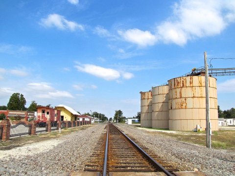 Piggott-railroad-tracks-ar