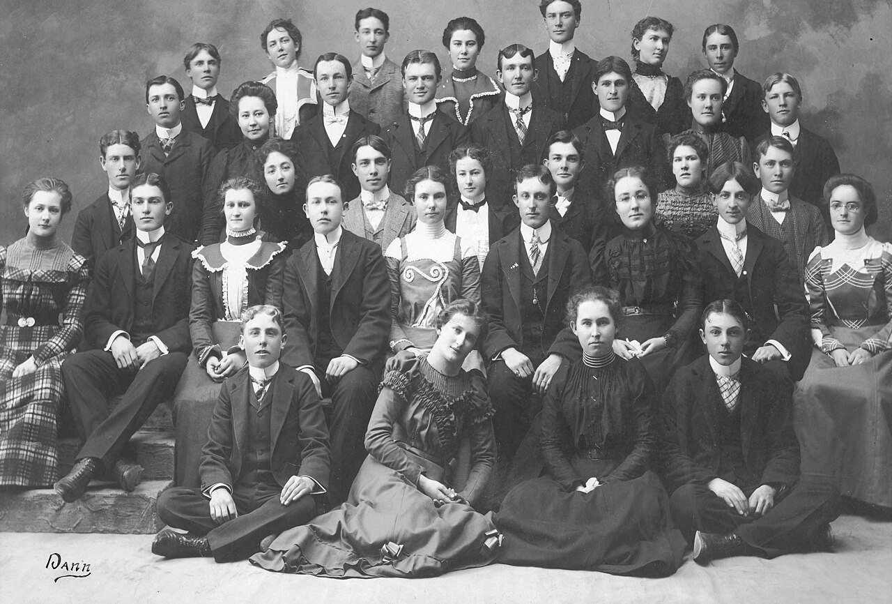 Crescent club, 1900