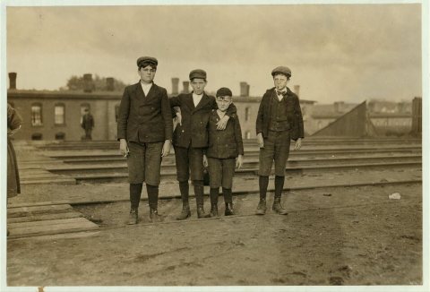 Group of boys working in Great Falls Mfg. Co