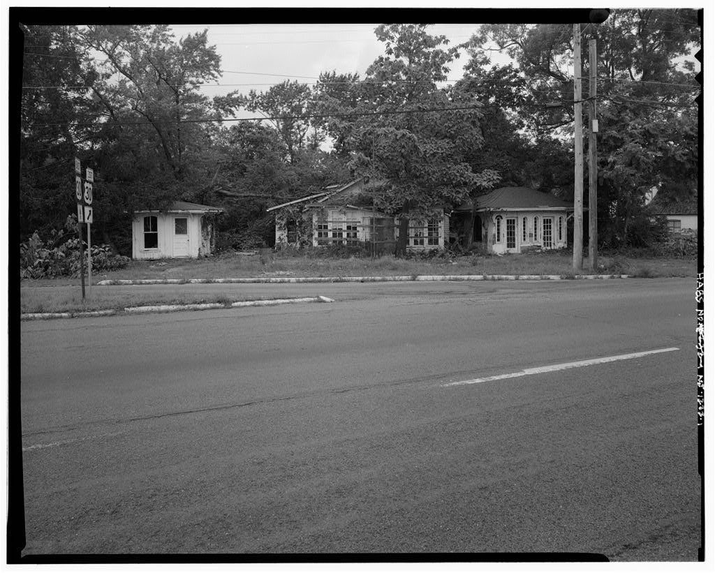 Benton Filling Station, 33 East Taunton Road