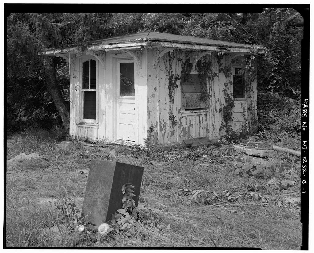 Benton Filling Station, Ticket Agent Building, 33 East Taunton Road