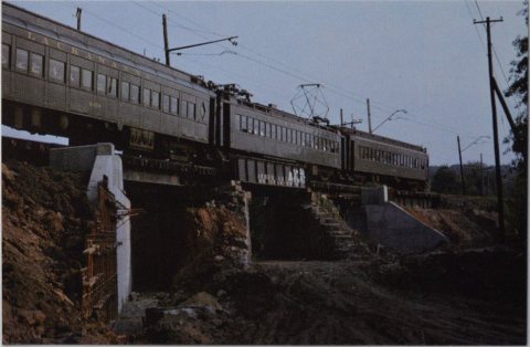 Lackawanna EMUs in New Providence 1964 postcard