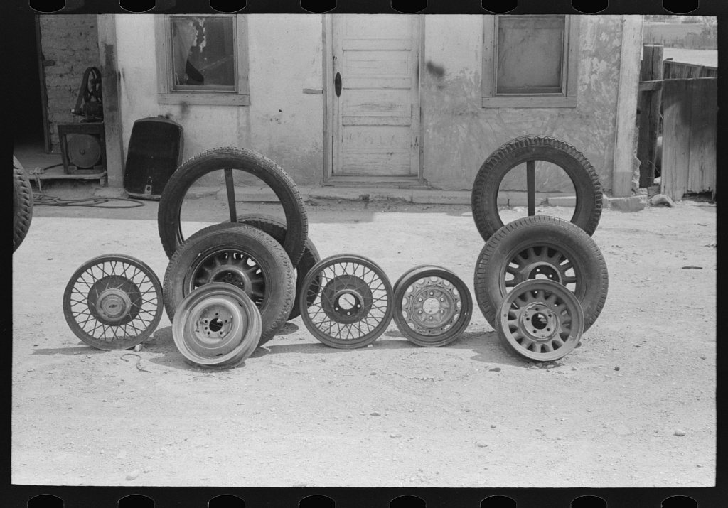 Display of automobile tires and wheels