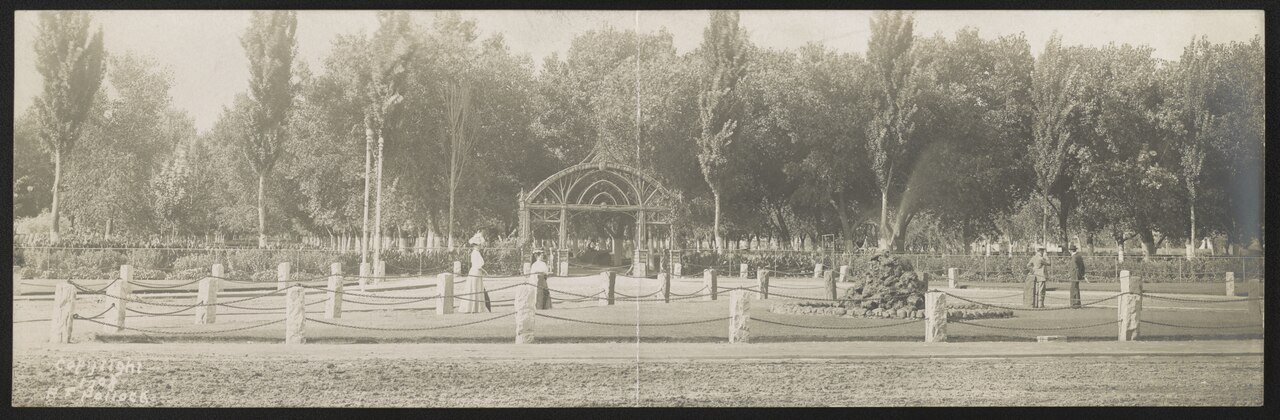Alamogordo, N.M., Alameda Park, entrance