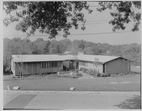 Anthony Albanese, residence on Grist Mill Rd., Plandome Mills, Plandome, Long Island. LOC gsc.5a28890