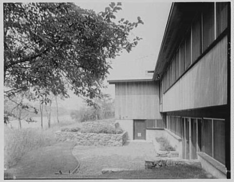 Anthony Albanese, residence on Grist Mill Rd., Plandome Mills, Plandome, Long Island. LOC gsc.5a28886