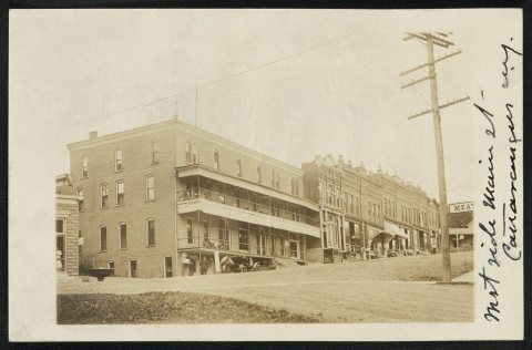 West side, Main St