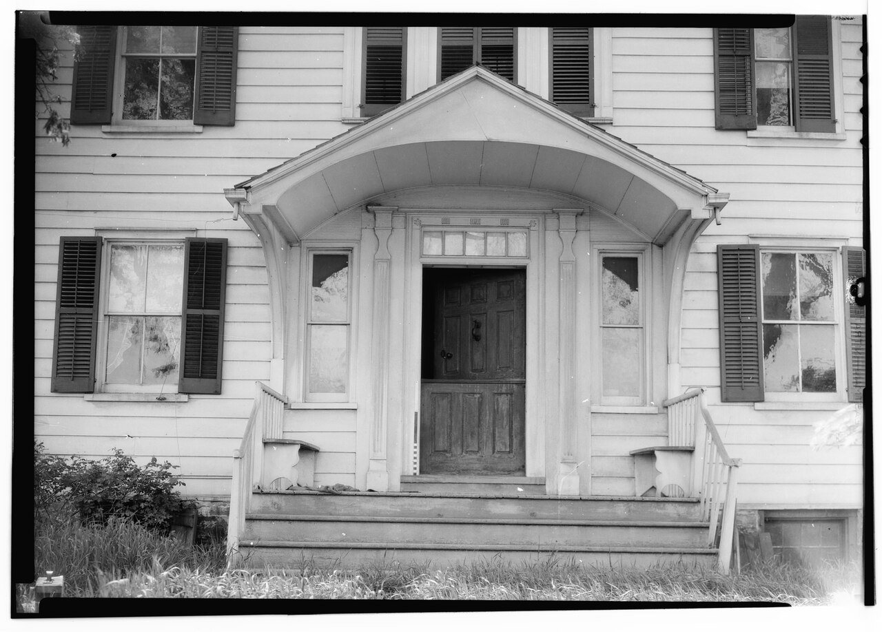 Historic American Buildings Survey, CROUNSE HOMESTEAD, NEAR ALTAMONT, ALBANY CO., N.Y., MAIN ENTRANCE. - Crounse Homest…