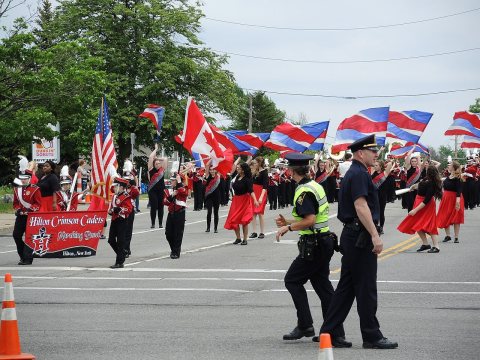 HiltonCrimsonCadetsMarchingBandHenriettaNewYorkMemorialDayParade2017A