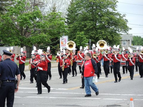 HiltonCrimsonCadetsMarchingBandHenriettaNewYorkMemorialDayParade2017B