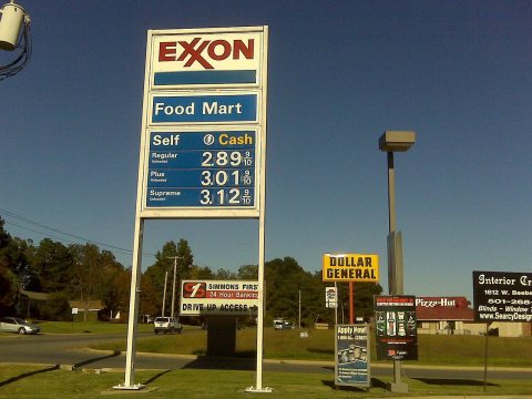 Exxon station in Searcy, Arkansas on October 9, 2008
