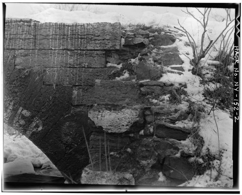 DETAIL VIEW, LOOKING EAST, OF SOUTHERLY WING WALL ON WASTE WEIR -3 - Erie Canal (Enlarged), Oothout Culvert and Waste W…