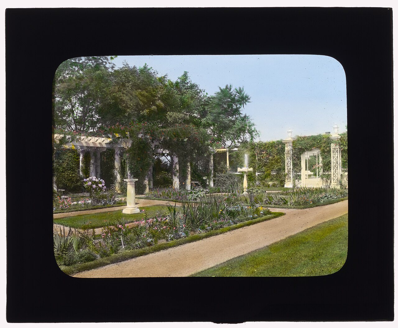 Samuel Knopf house, Lawrence, New York Flower garden