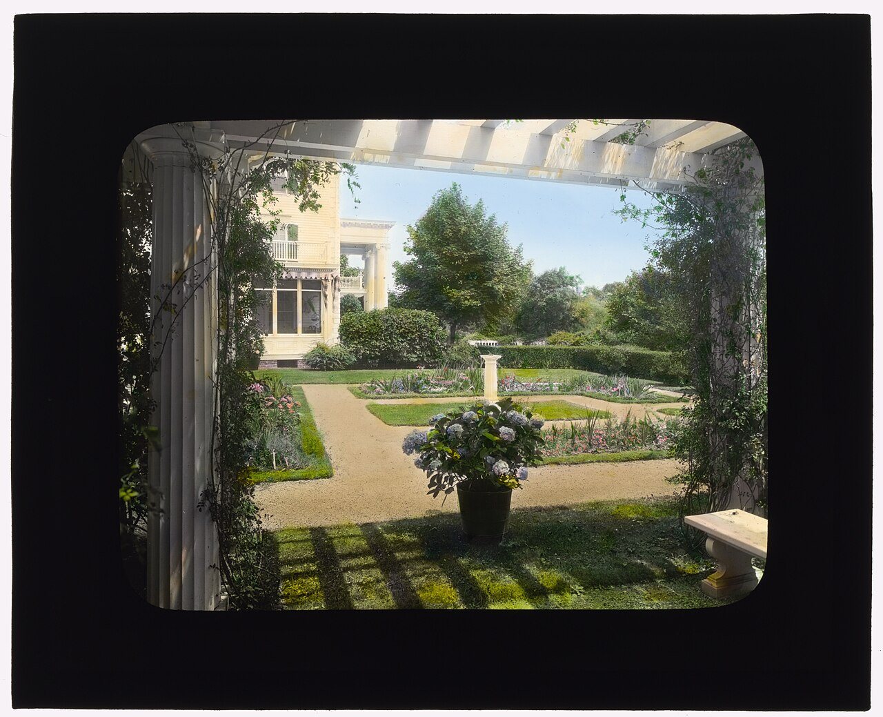 Samuel Knopf house, Lawrence, New York. View from pergola