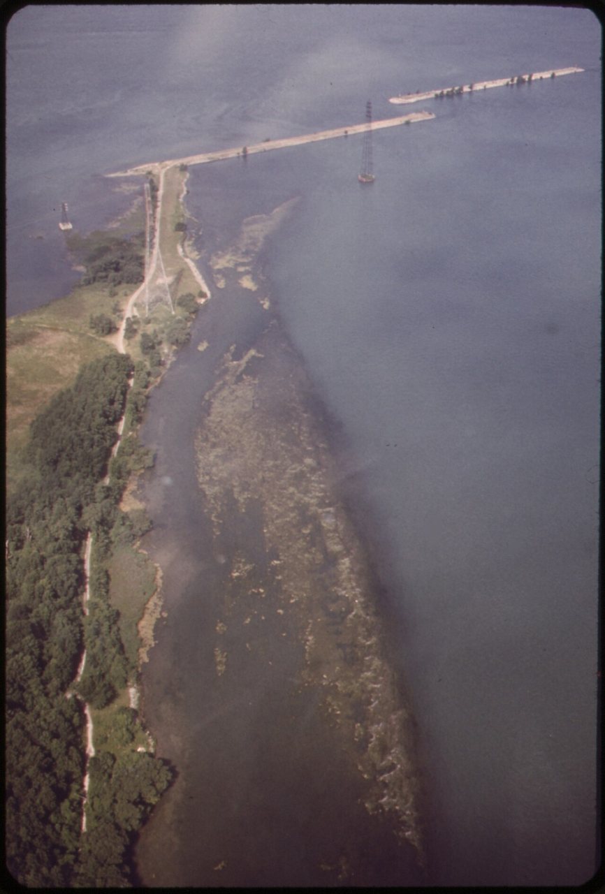 NIAGARA RIVER, AT GRAND ISLE ACROSS FROM NORTH TONOWANDA SHOWS WATER DISCOLORATION FROM INDUSTRIAL WASTES