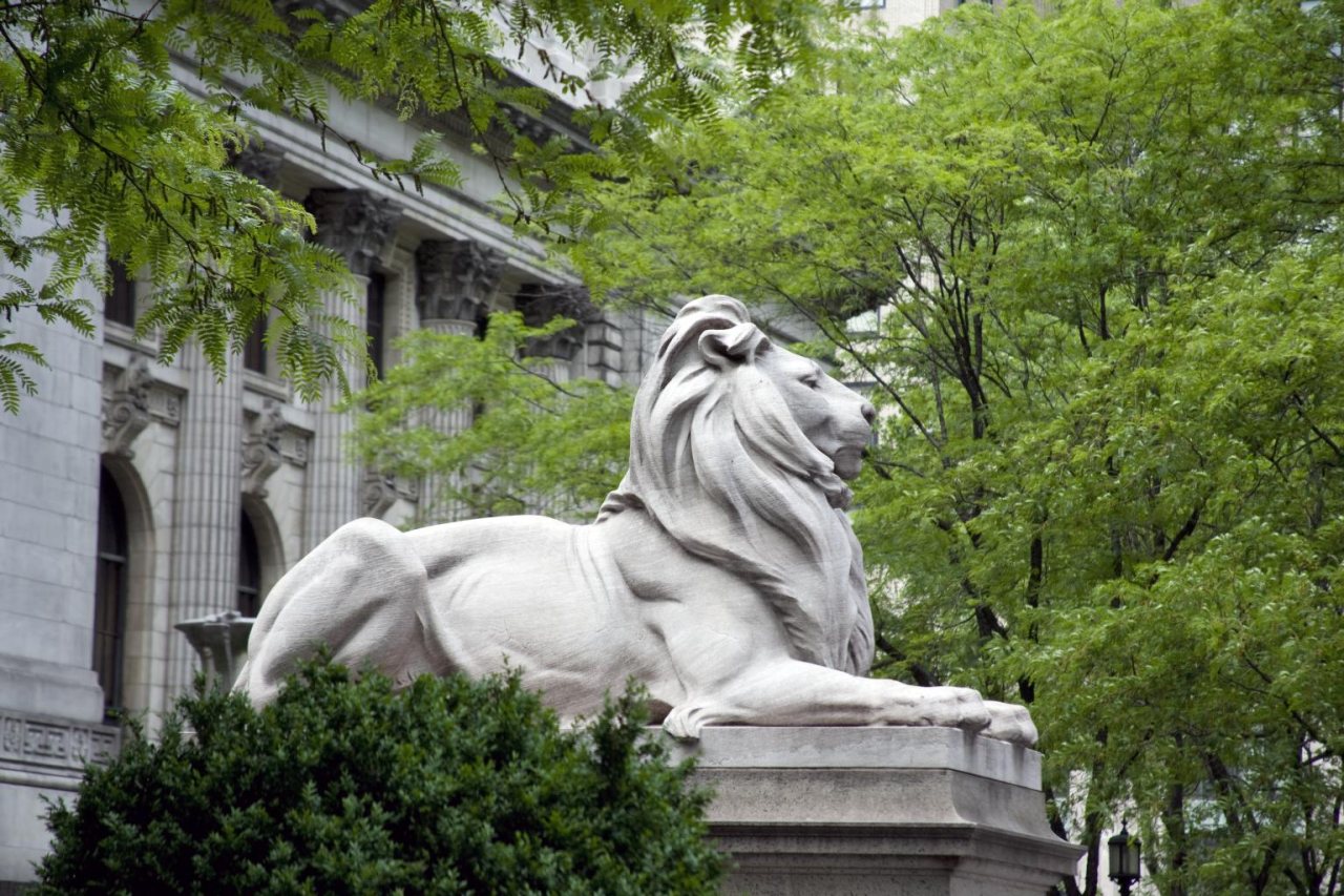Lion sculpture