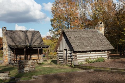 Old cabin at Reed's Bridge Battleground Park
