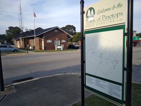 WelcomeSign-PinetopsNC