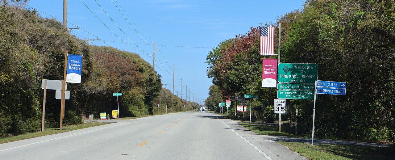 Pine Knoll Shores Welcome Sign 2