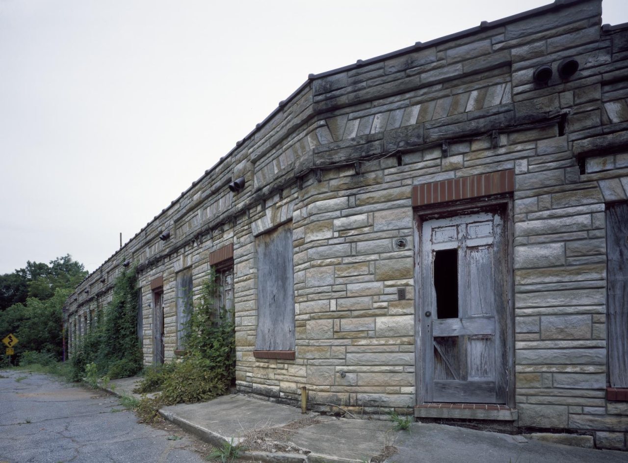 Grogan's Court, a now-abandoned motel