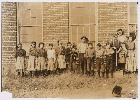 Wampum Manufacturing Co., Lincolnton, N.C. Superintendent refused to let me take photos inside. (Abernethy?). LOC cph.3…
