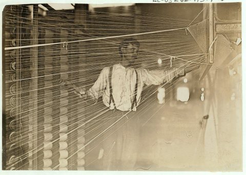 Warper at his machine, Newton, N.C. LOC cph.3a47662