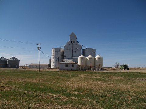 Landa, North Dakota - P5221402