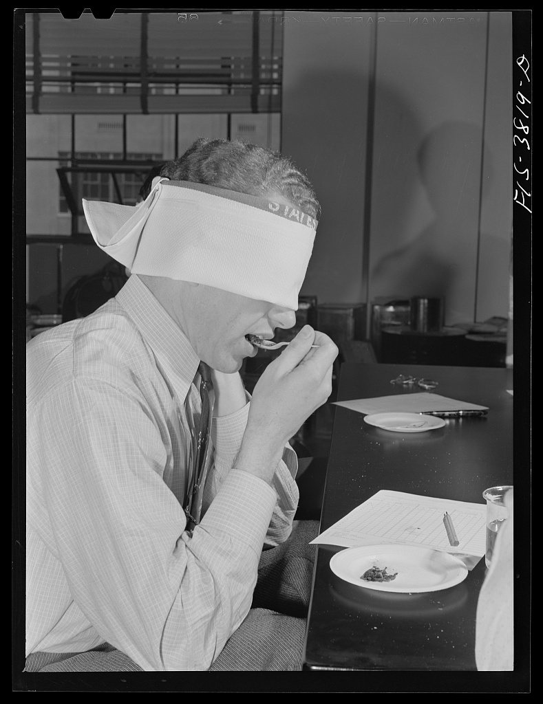 Blindfold test for flavor of cooked dehydrated spinach. Regional agricultural research laboratory