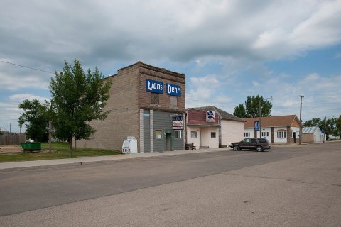 Lions Den - Lankin, North Dakota 07-26-2009