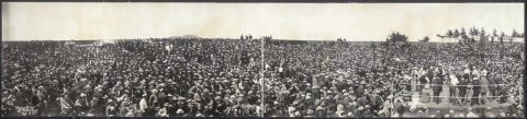 Panorama, crowds at Squires - Burns international contest